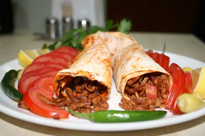 Tantuni ve garnitür tabağı